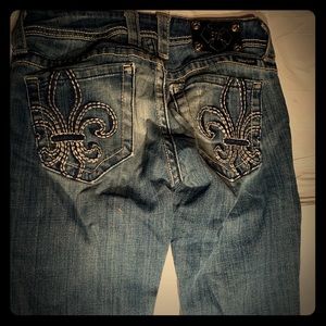 Miss Me Med Wash distressed cropped jeans sz 28